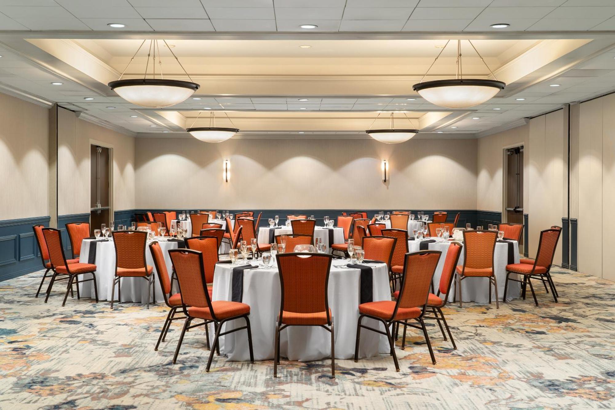 Doubletree By Hilton Bradley International Airport Hotel Windsor Locks Exterior photo