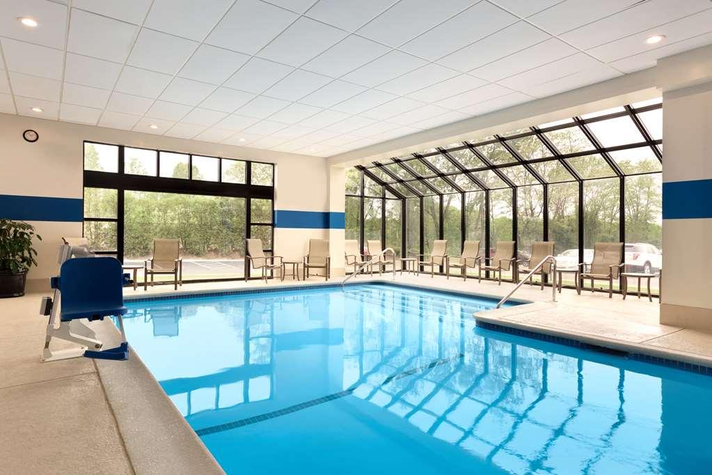 Doubletree By Hilton Bradley International Airport Hotel Windsor Locks Facilities photo