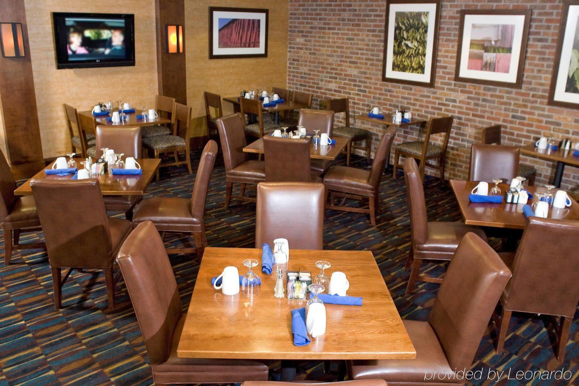 Doubletree By Hilton Bradley International Airport Hotel Windsor Locks Exterior photo