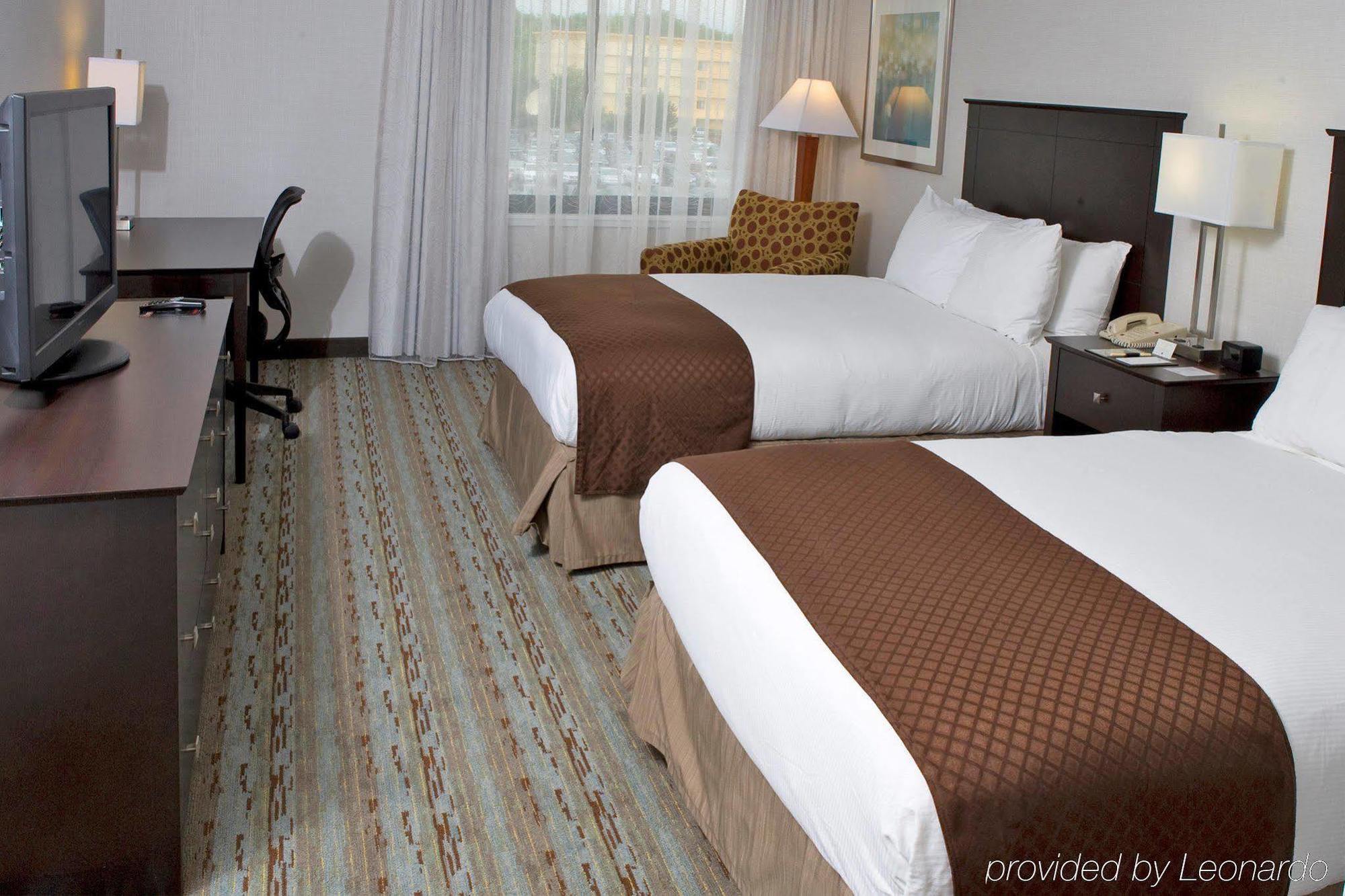 Doubletree By Hilton Bradley International Airport Hotel Windsor Locks Exterior photo
