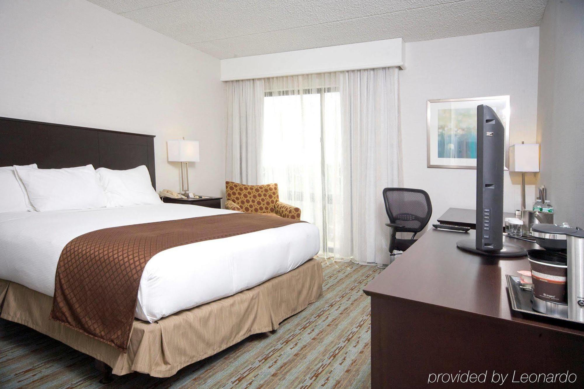Doubletree By Hilton Bradley International Airport Hotel Windsor Locks Exterior photo