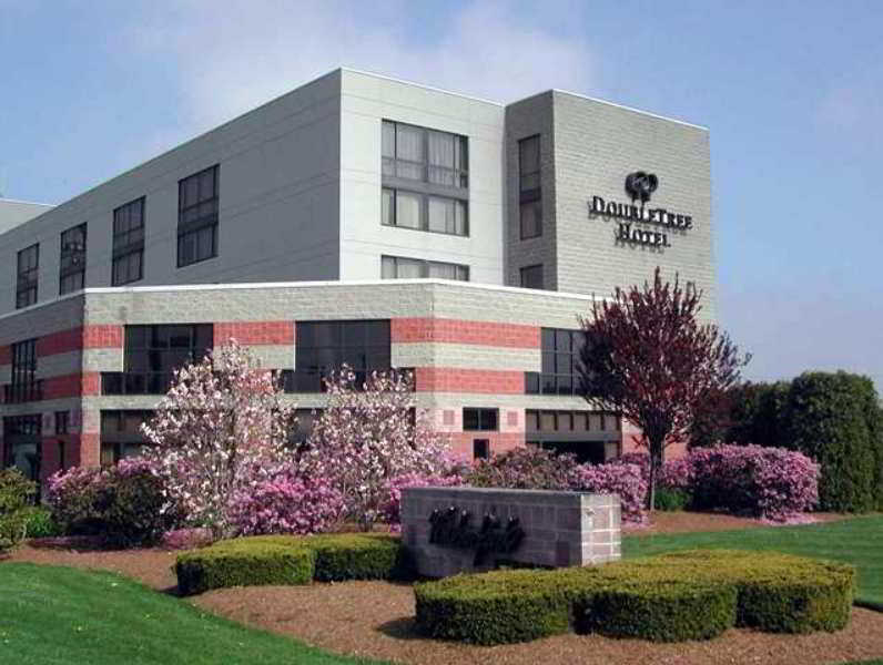 Doubletree By Hilton Bradley International Airport Hotel Windsor Locks Exterior photo