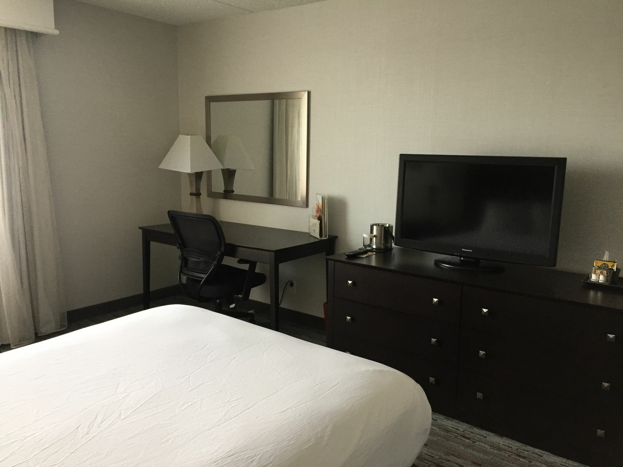 Doubletree By Hilton Bradley International Airport Hotel Windsor Locks Exterior photo